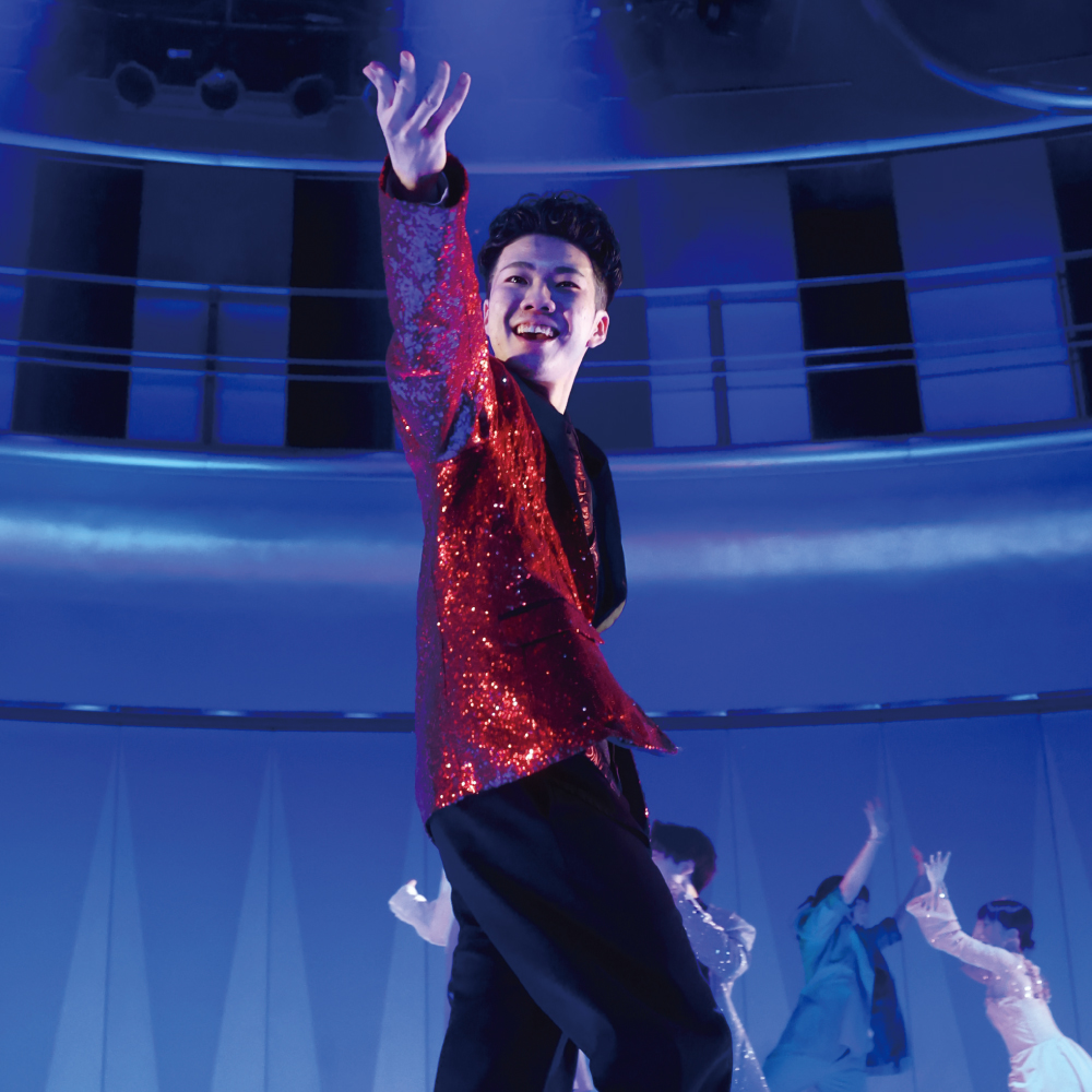 テーマパークアクターとしてデビュー