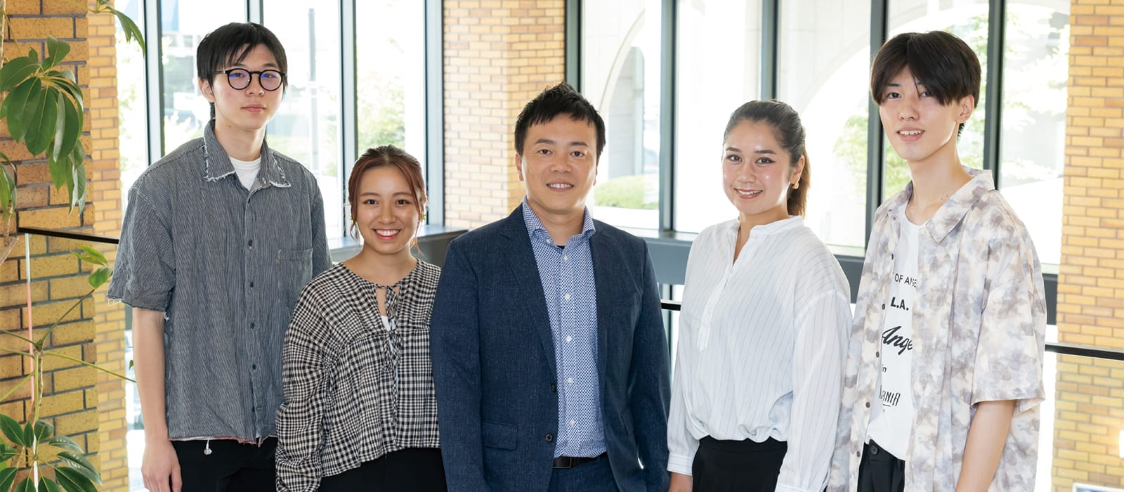 スペシャル対談 世界で活躍する卒業生×在校生